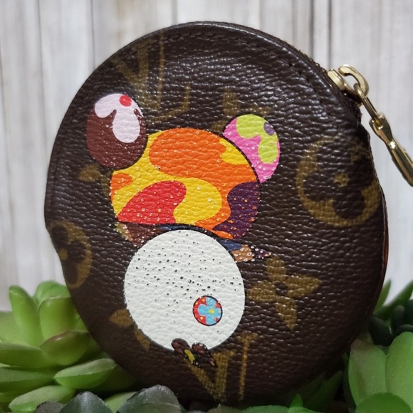 Louis Vuitton Panda Round Coin Case - Picture 3 of 8